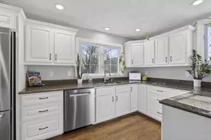 21 Huntington Ave, Methuen, MA 01844 - Photo 4