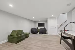 21 Huntington Ave, Methuen, MA 01844 - Photo 24