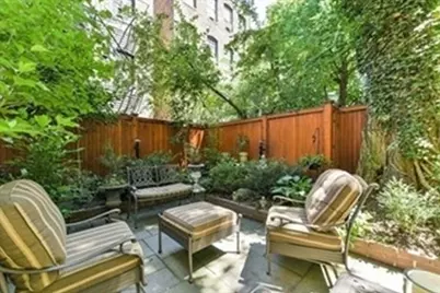 39 Pinckney St, Boston, MA 02114 - Photo 12