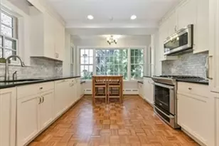 39 Pinckney St, Boston, MA 02114 - Photo 2