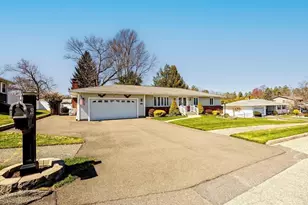 256 Tolpa Cir, Chicopee, MA 01020 - Photo 4