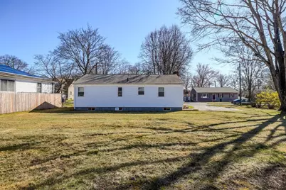 46 Lakevilla Ave, Springfield, MA 01109 - Photo 22