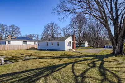 46 Lakevilla Ave, Springfield, MA 01109 - Photo 28