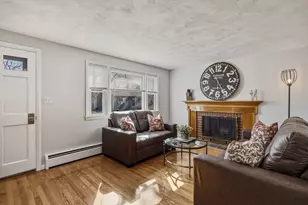 46 Lakevilla Ave, Springfield, MA 01109 - Photo 2