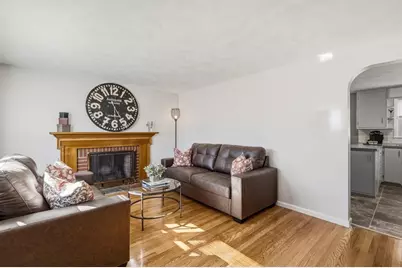 46 Lakevilla Ave, Springfield, MA 01109 - Photo 4