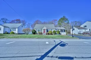 22 Trahan Ave, Worcester, MA 01604 - Photo 4