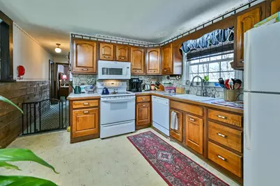 22 Trahan Ave, Worcester, MA 01604 - Photo 16