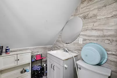 8 Lowell St, Worcester, MA 01603 - Photo 36