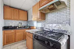 8 Lowell St, Worcester, MA 01603 - Photo 12