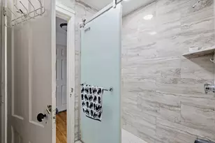 8 Lowell St, Worcester, MA 01603 - Photo 38