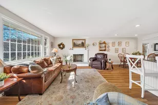 154 Holly Ln, Holliston, MA 01746 - Photo 10