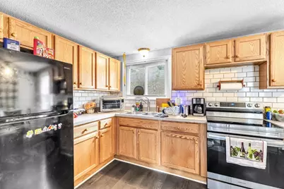 101 Regal St, Springfield, MA 01118 - Photo 8