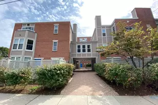 22 Chestnut St, Cambridge, MA 02139 - Photo 1