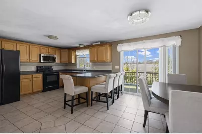 35 Avery St, New Bedford, MA 02745 - Photo 6