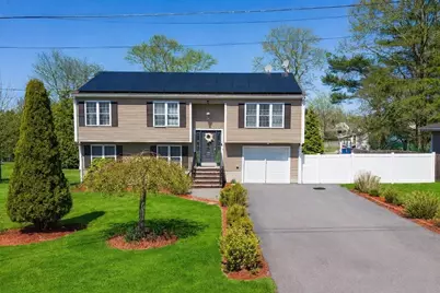 35 Avery St, New Bedford, MA 02745 - Photo 2