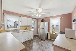 111 Woodlawn St, Chicopee, MA 01020 - Photo 12