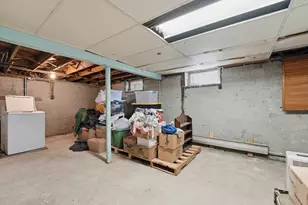 111 Woodlawn St, Chicopee, MA 01020 - Photo 34