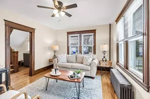 72 Larkspur St, Springfield, MA 01108 - Photo 2