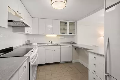 45 Longwood Ave #801, Brookline, MA 02446 - Photo 8