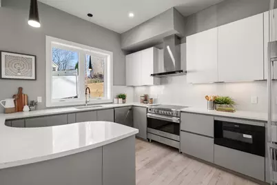 32 Wilson Cir #32, Newton, MA 02461 - Photo 4