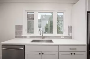 92 Clinton Pl, Newton, MA 02459 - Photo 10