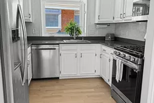 125 Grove St, Watertown, MA 02472 - Photo 4