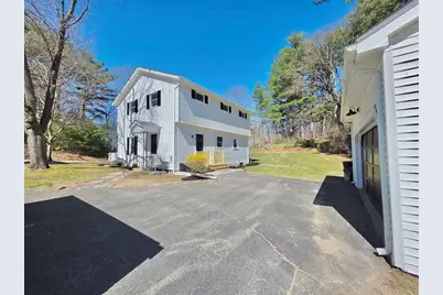 8 Wolf Hill Rd, Smithfield, RI 02917 - Photo 4