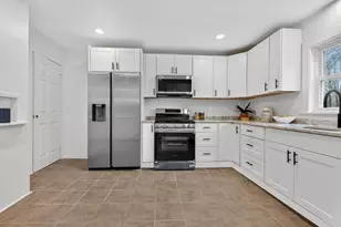 128 Green St, Melrose, MA 02176 - Photo 4