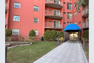 115 W Sqantum #607, Quincy, MA 02171 - Photo 2