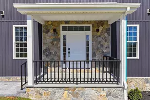 6 Barrows Rd, Worcester, MA 01609 - Photo 2