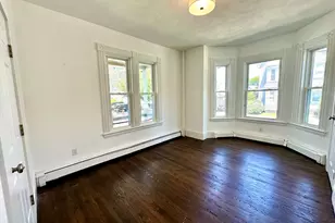 70 Gardner St, Waltham, MA 02453 - Photo 10