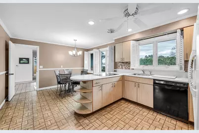 37 Bemis Road, Holyoke, MA 01040 - Photo 8