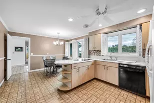 37 Bemis Rd, Holyoke, MA 01040 - Photo 8