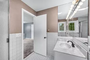 37 Bemis Rd, Holyoke, MA 01040 - Photo 22