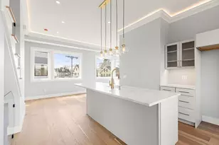 308 Newton St, Waltham, MA 02453 - Photo 4