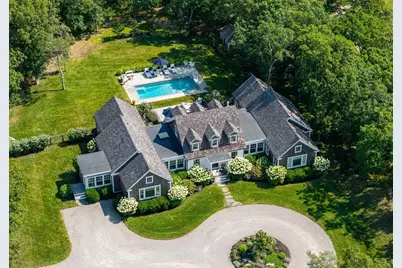 8 Paddock Rd, Oak Bluffs, MA 02557 - Photo 2