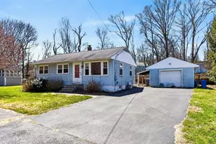 27 Robin Rd, Westborough, MA 01581 - Photo 2