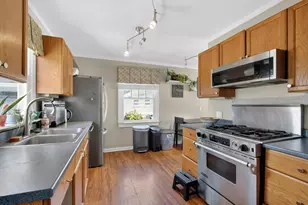 27 Robin Rd, Westborough, MA 01581 - Photo 12