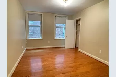 394 Riverway #4, Boston, MA 02115 - Photo 8