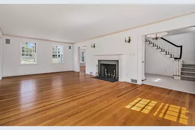 11 Wachusett Rd, Wellesley, MA 02481 - Photo 4