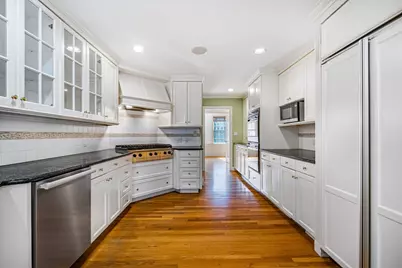 11 Wachusett Rd, Wellesley, MA 02481 - Photo 8