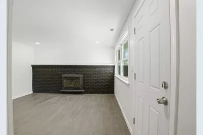 92 Summer St, Brockton, MA 02302 - Photo 12