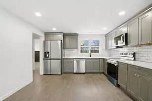 92 Summer St, Brockton, MA 02302 - Photo 2