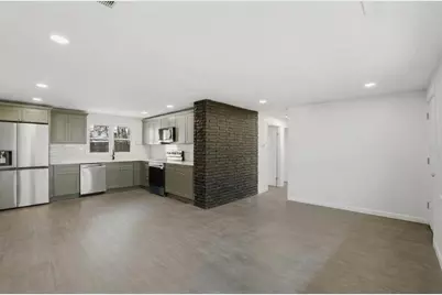 92 Summer St, Brockton, MA 02302 - Photo 6