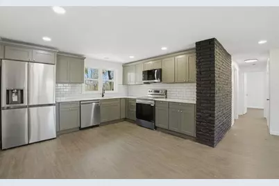 92 Summer St, Brockton, MA 02302 - Photo 6