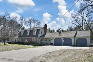 2 Cyr Cir, Andover, MA 01810 - Photo 2
