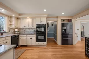 2 Cyr Cir, Andover, MA 01810 - Photo 10