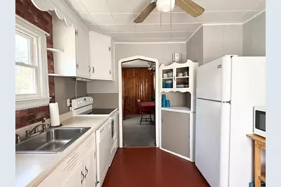 95 Carr Ave, Agawam, MA 01001 - Photo 4