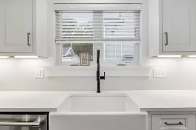 24 Cove St, Wareham, MA 02558 - Photo 4