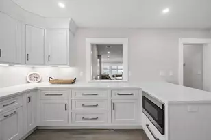 24 Cove St, Wareham, MA 02558 - Photo 6